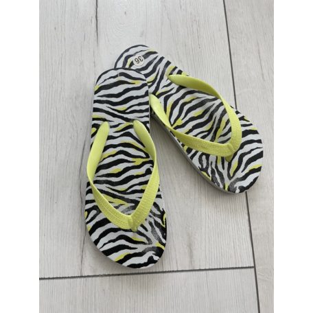 Zebra mintás strandpapucs - 36